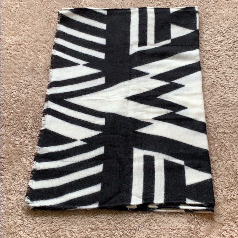 Reserved Black & White Scarf